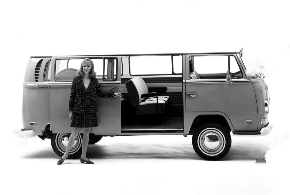 1970 VW Kombi Deluxe
